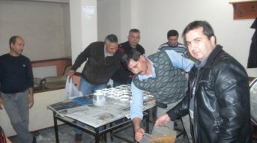 Edremitli Avcılar Aşure Hayrı Yaptı