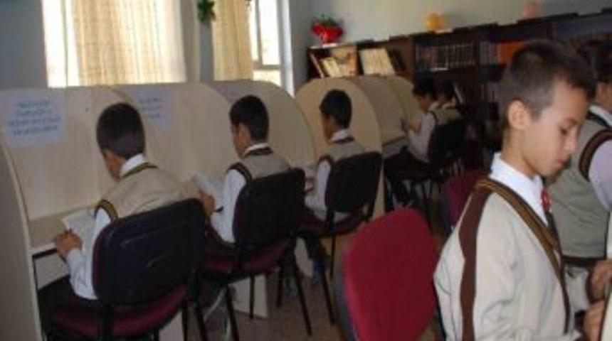 İlk&ouml;ğretim Okulunda K&uuml;t&uuml;phane A&ccedil;ılışı Yapıldı