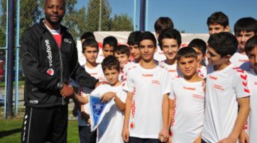 Vodafone Football Cup ilk kez Adana&rsquo;daydı