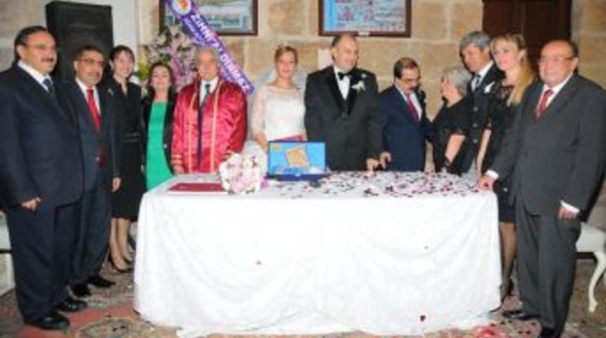 Tarihi konakta nikah t&ouml;reni