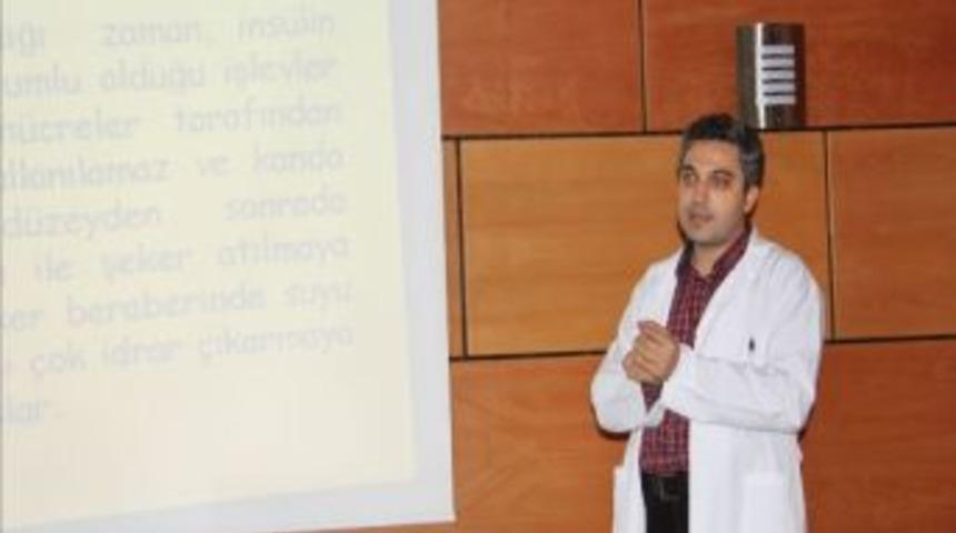 Akad D&uuml;zenlediği Eğitim &Ccedil;alışması İle 25 Kişiye Diyabeti Anlattı