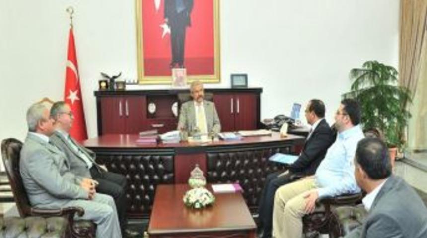 Beyaz Ay Derneği'nden Vali Cerrah&rsquo;a Ziyaret