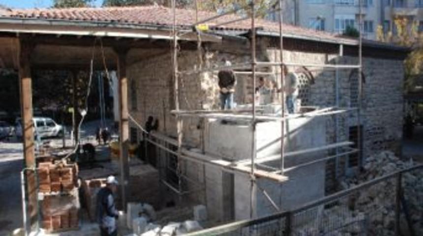 17 Ağustos Depreminde Yıkılan Minare Yapılıyor