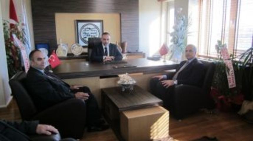 Sakarya Barosu'nun Yeni Adliye İsteğine Destekler S&uuml;r&uuml;yor