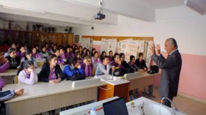 'soykırım Yalanı' Konferansı Verildi