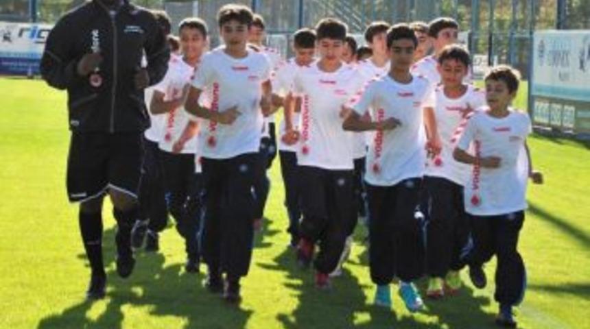 Pascal Nouma: &ldquo;futbol Hayatımda Bir S&uuml;r&uuml; Hatalarım Oldu&rdquo;