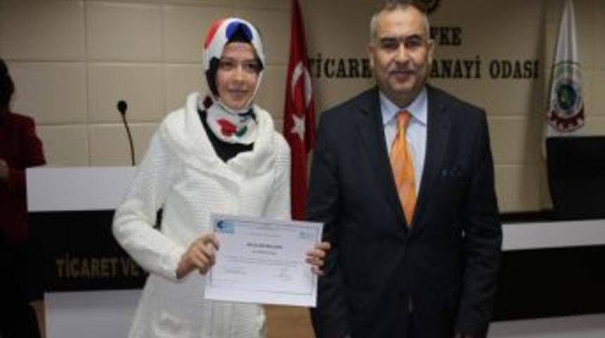 Girişimcilik Kursunu Tamamlayanlar Sertifikalarını Aldı