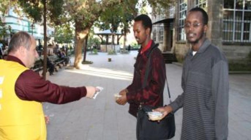 İlkadım'dan 5 Bin Kase Aşure Dağıtıldı