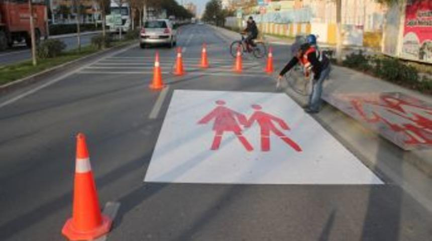 Beylikd&uuml;z&uuml; Belediyesi&rsquo;nden Yaya Ge&ccedil;itlerine Şablon Uygulaması