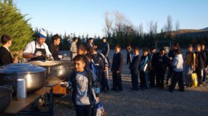 Suşehri Anadolu İmam Hatip'te Aşure Dağıtımı