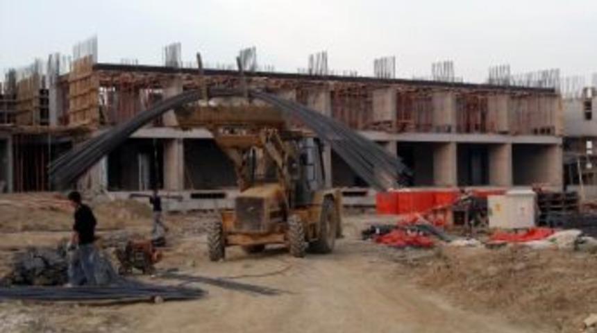 Salihli'de 500 Kişilik Yurt İnşaatı Devam Ediyor