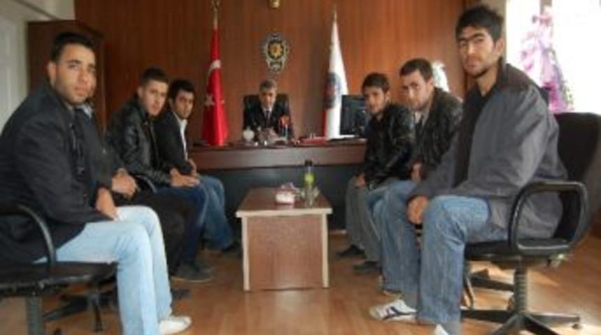 &Ouml;ğrencilerden Emniyet M&uuml;d&uuml;r&uuml; Bozkurt&rsquo;a Ziyaret