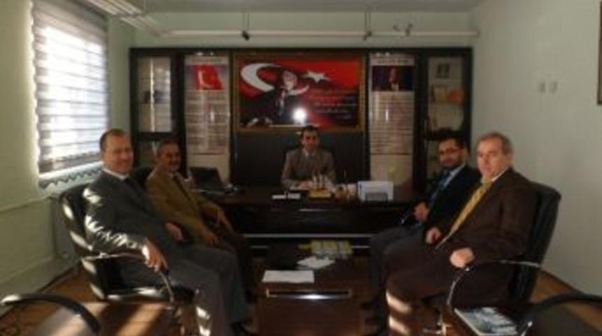 Kula M&uuml;ft&uuml;s&uuml; &Ouml;zmet, M&uuml;d&uuml;r İzci&rsquo;yi Ziyaret Etti