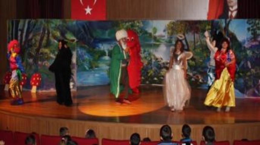 "s&uuml;nger Bob" Oyunu Kilis&rsquo;te &Ccedil;ocuklarla Buluşuyor