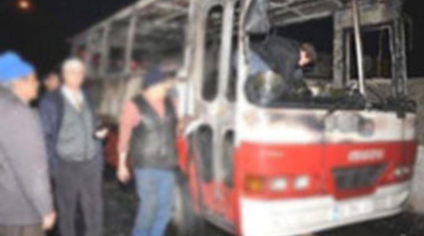 T&uuml;rk bayrağını yakanlara ceza yağdı