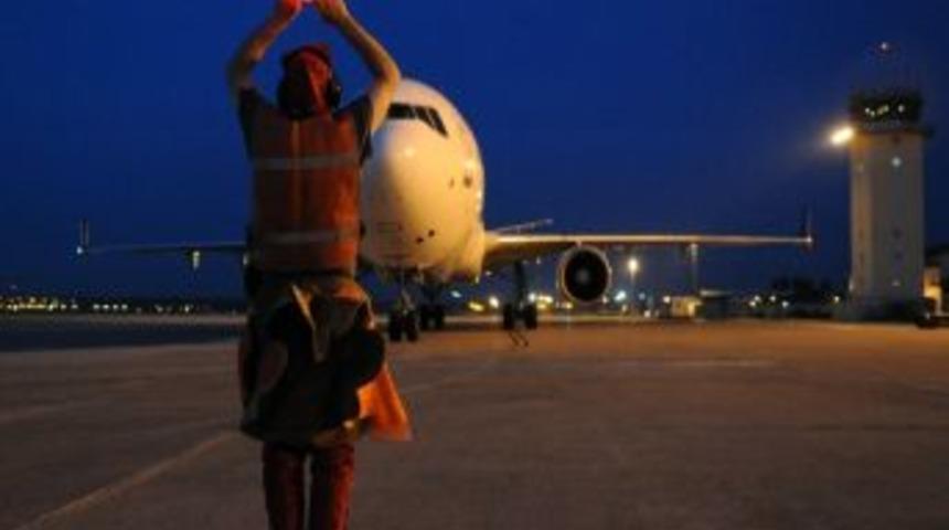 İncirlik'te 'ekspres Patriot'a Hindi Kost&uuml;ml&uuml; Karşılama!