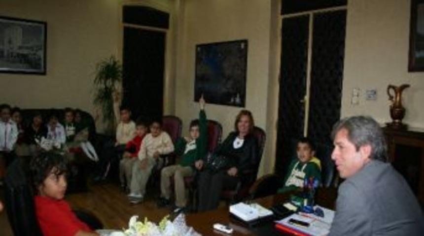 &Ouml;ğrenciler Kaymakam &Ccedil;ınar'ı Ziyaret Etti