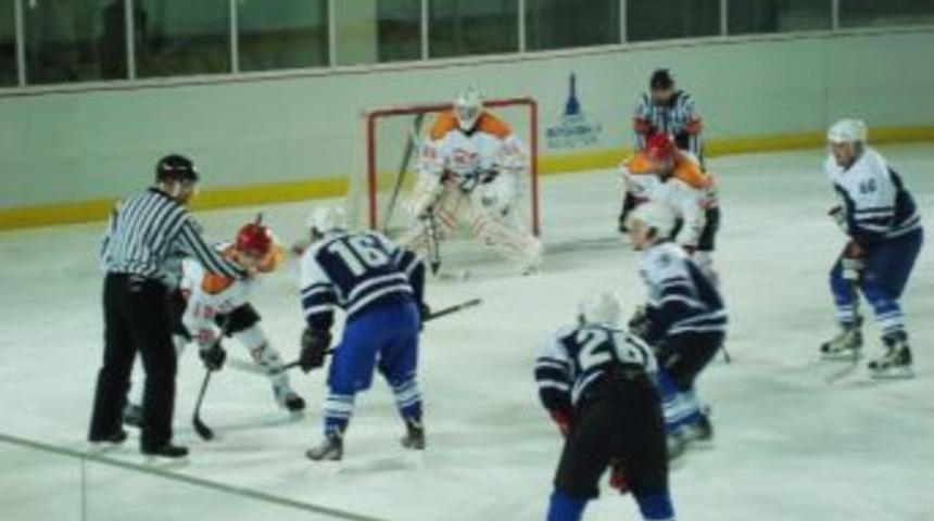 Buz Hokeyinde Lig Coşkusu