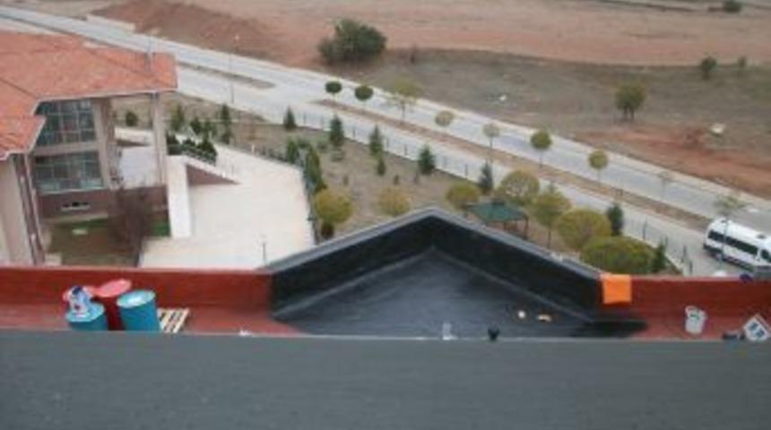 Hacıbey TOKİ Camisi'nin Akıtan Tavanı Yapıldı