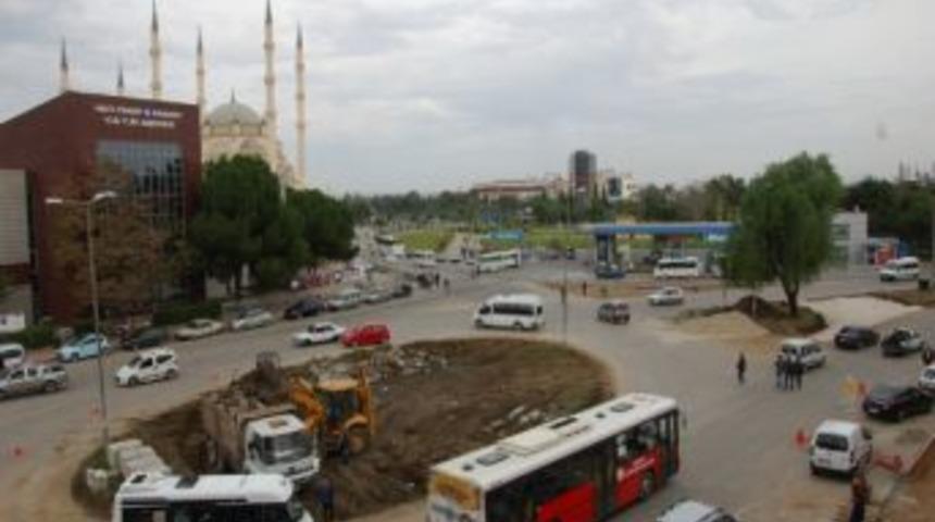 "akıllı Dokunuş" K&uuml;lt&uuml;r Sitesi Kavşağında