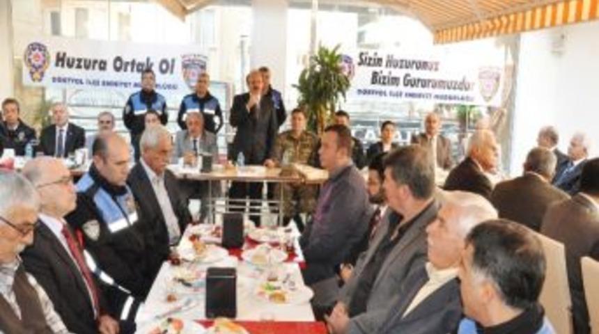 D&ouml;rtyol&rsquo;da Huzur Toplantısı