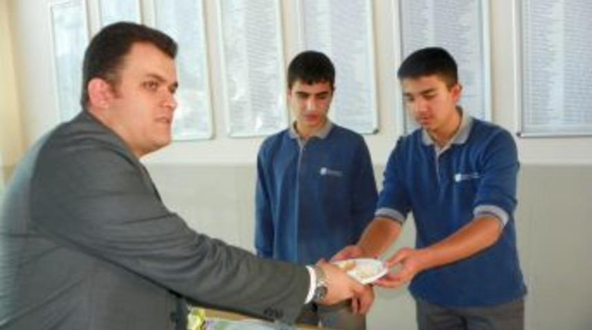 &Ouml;ğrencilerden Kardeş Okul I&ccedil;in Kermes