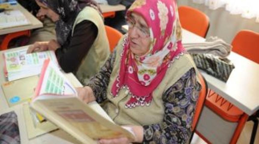Altındağlı Kadınların &Ouml;ğrenme Azmi Engel Tanımıyor