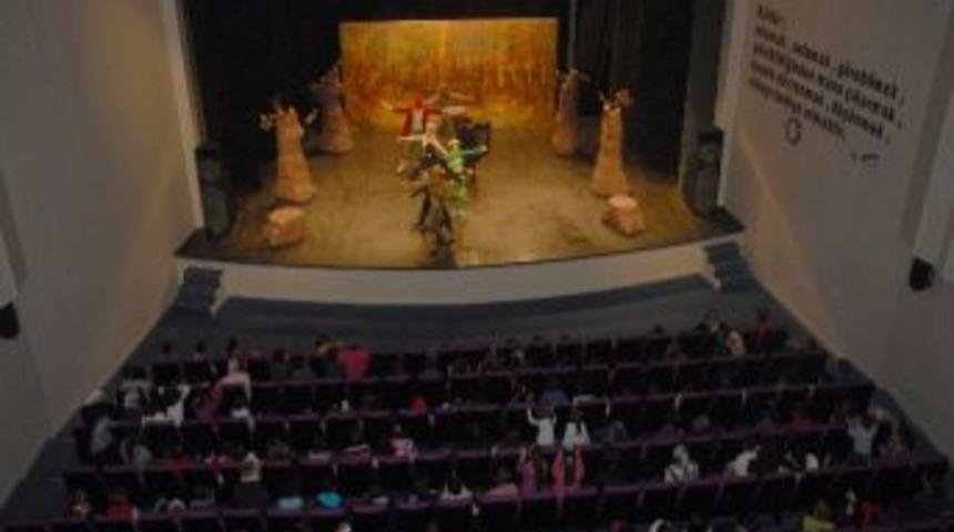 Trabzon'da Tiyatro Şenliği