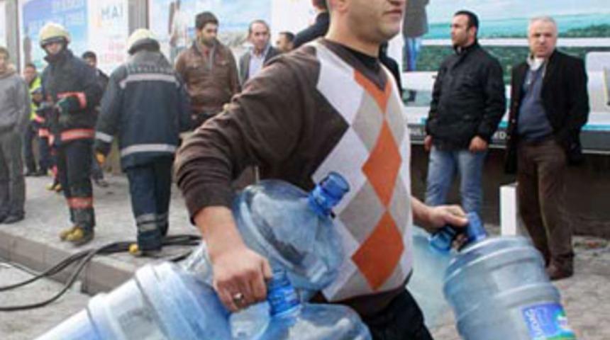 Yanan halk otob&uuml;s&uuml;n&uuml; damacanayla s&ouml;nd&uuml;