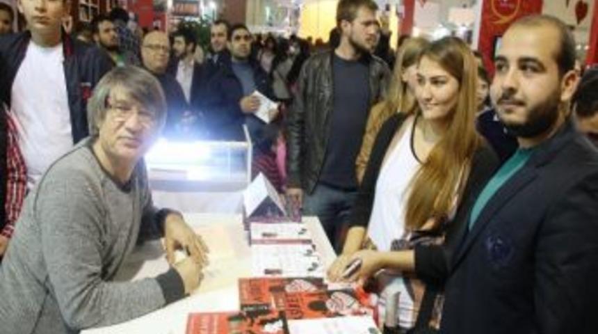 İzol&rsquo;a T&uuml;yap&rsquo;ta B&uuml;y&uuml;k İlgi