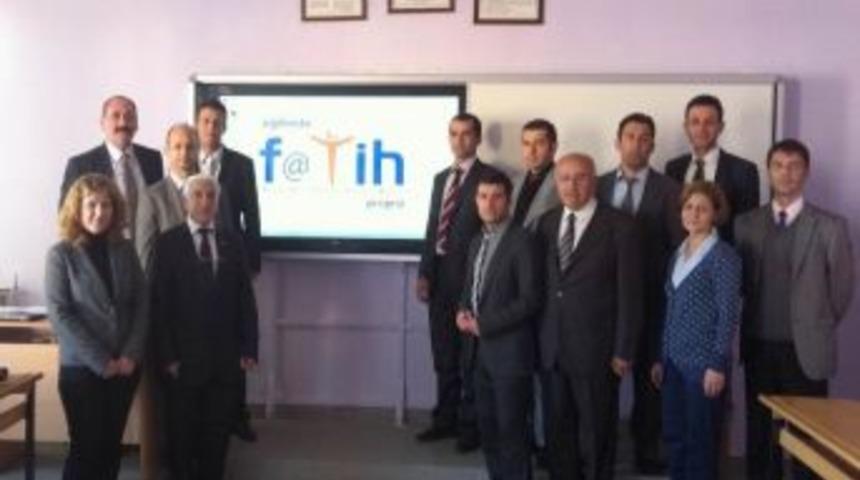 Okul İdareci Ve &Ouml;ğretmenlere Liderlik Kursu