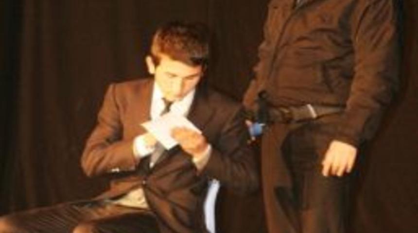 Şizofren Hastalarından Tiyatro Ş&ouml;leni