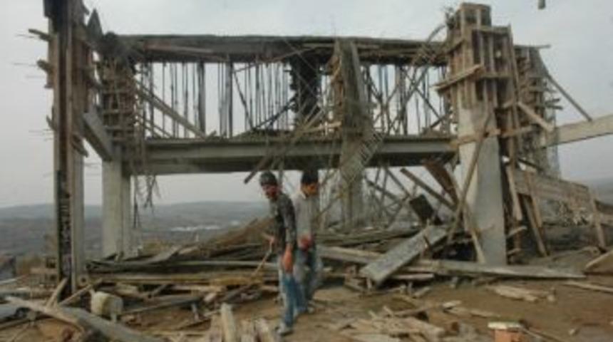 Tekirdağ&rsquo;da İnşaat İskelesi &Ccedil;&ouml;kt&uuml; 4 İş&ccedil;i Yaralı