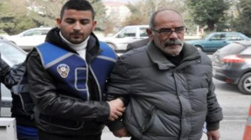 Dolandırıcılar Sert Kayaya &Ccedil;arptı