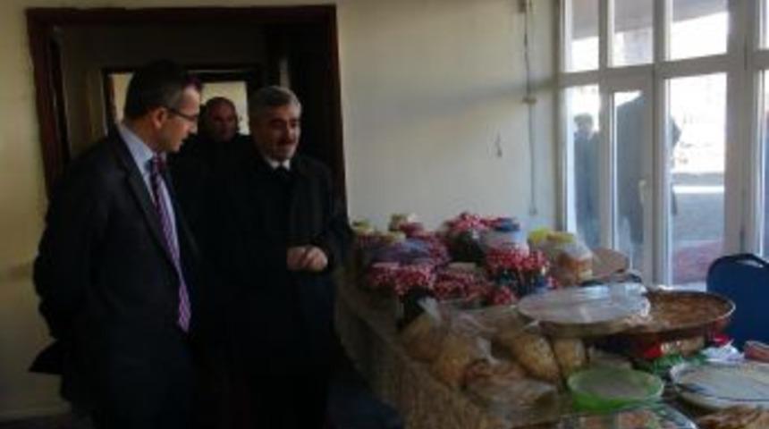 Ardahan Sanayici Ve İşadamları Derneği'nden &Ouml;ğrenciler Yararına Kermes