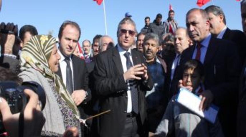 CHP'li Tekin: O &Ccedil;adırlara Onların Kafalarını Sokarız