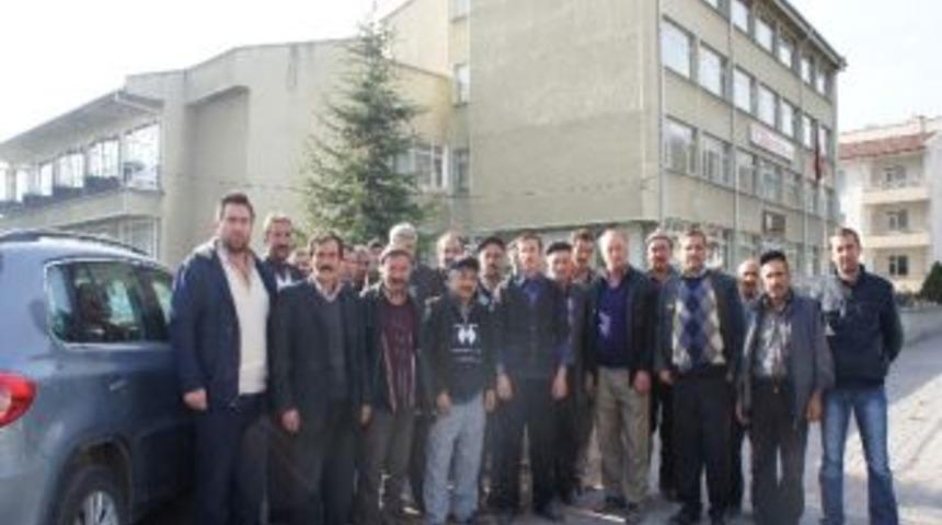 Okulun Kapanacağını Duyan Veliler Ayaklandı