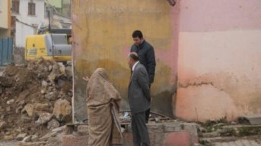 Bayburt'ta Trafo Yıkımları Devam Ediyor