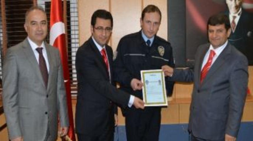 Kahraman Polislere Başarı Belgesi