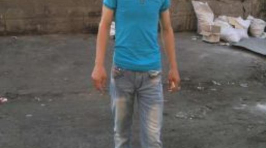 Devrilen Trakt&ouml;r R&ouml;morkunun Altında Kalan Gen&ccedil; &Ouml;ld&uuml;