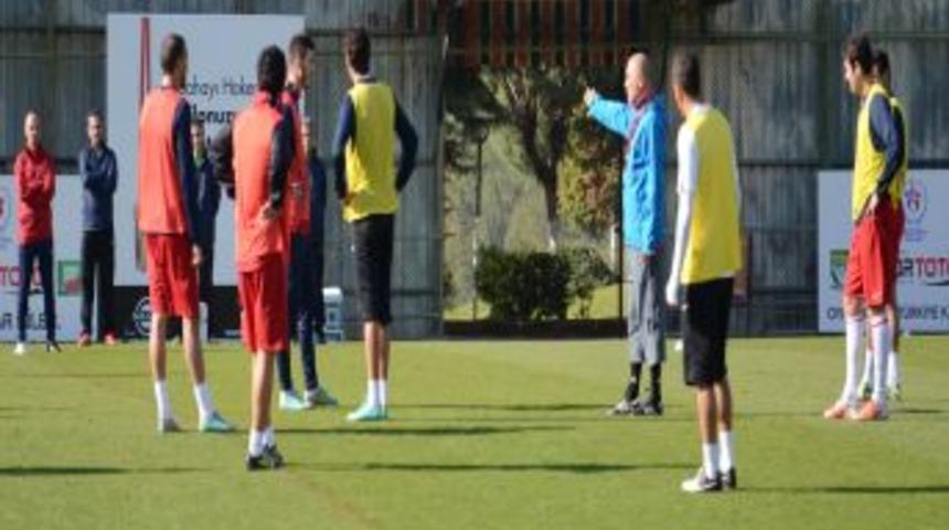 Gaziantepspor'da Paralarını Alan Futbolcular Antrenmana &Ccedil;ıktı
