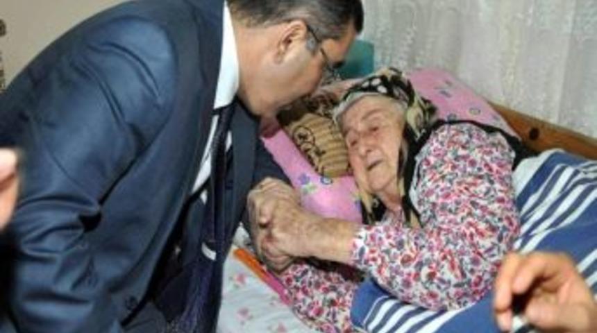 Pamuk Nine. "karneyle Ekmek Kuyruğunda Saatlerce Beklerdik"