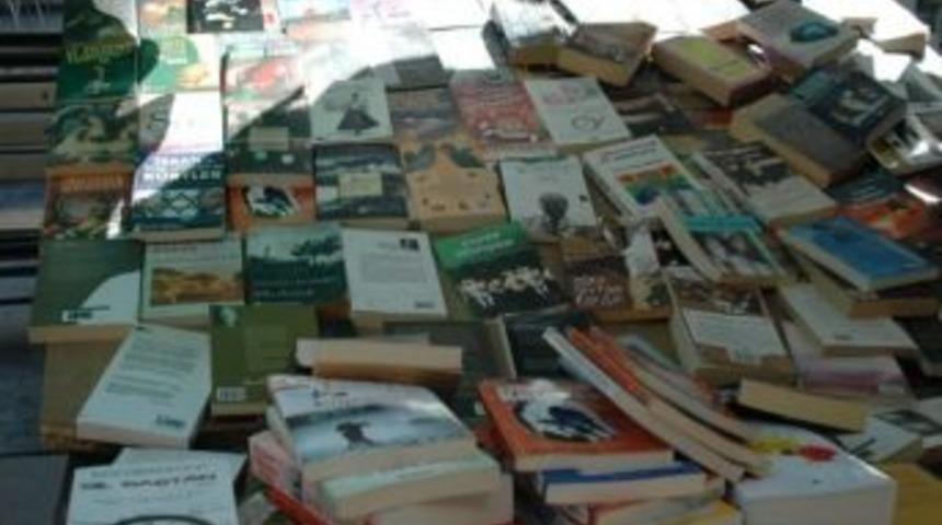 Başkent'te Korsan Kitap Operasyonu