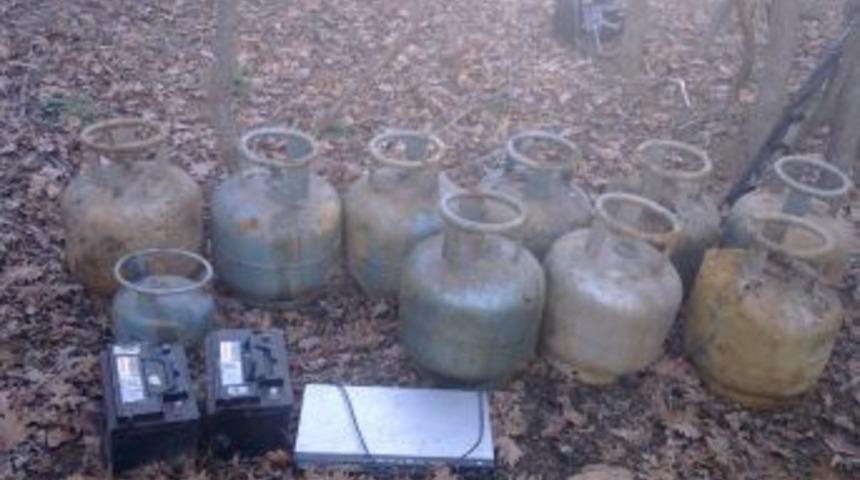 Bing&ouml;l'de PKK'ya Ait Sığınak Malzemeleriyle Birlikte Imha Edildi