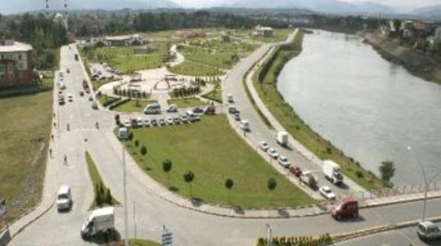 &Ccedil;arşambaya&rsquo;ya Şehit Y&uuml;zbaşı Anısına Şehitler Anıtı