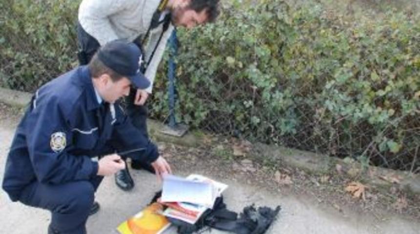 Bomba Sanılan &Ccedil;antadan Defter &Ccedil;ıktı