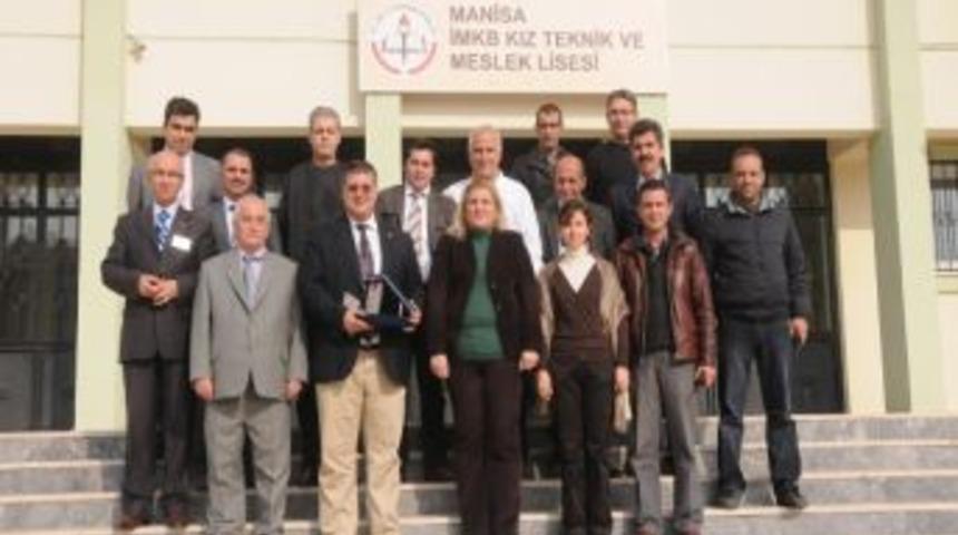 Manisa İmkb Kız Meslek Lisesi&rsquo;ne Belediye Eli