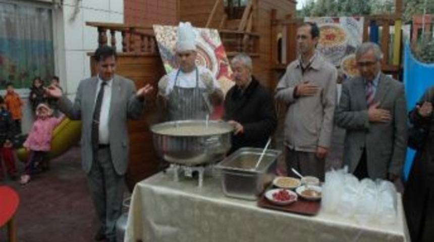 Şehzade Mehmet İlk&ouml;ğretim Okulu&rsquo;nda Aşure G&uuml;n&uuml;