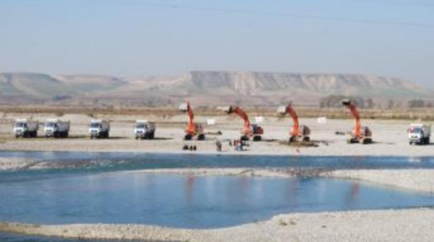 Batman &Ccedil;ayı Islah Projesi'nin Temeli Atıldı