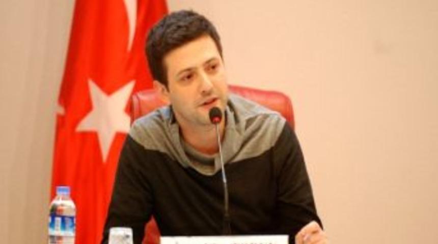 Tiyatrocu İnan Ulaş Torun: